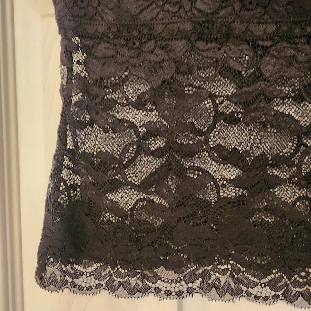 GUESS Women's Black Lace Mock Neck Short Sleeve Blouse Size Small - Picture 7 of 10
